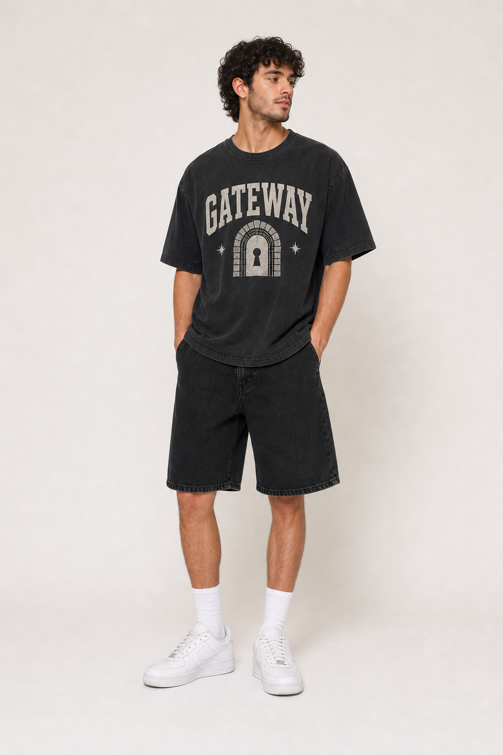 Gateway washed black tee full body